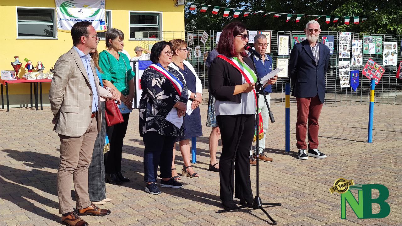 Benna E Lentigny Unite La Cerimonia Per Celebrare I Anni Di