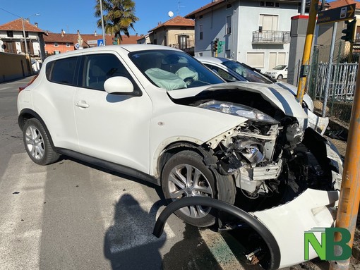 Vigliano Scontro Tra Due Auto In Via Milano Foto Newsbiella It