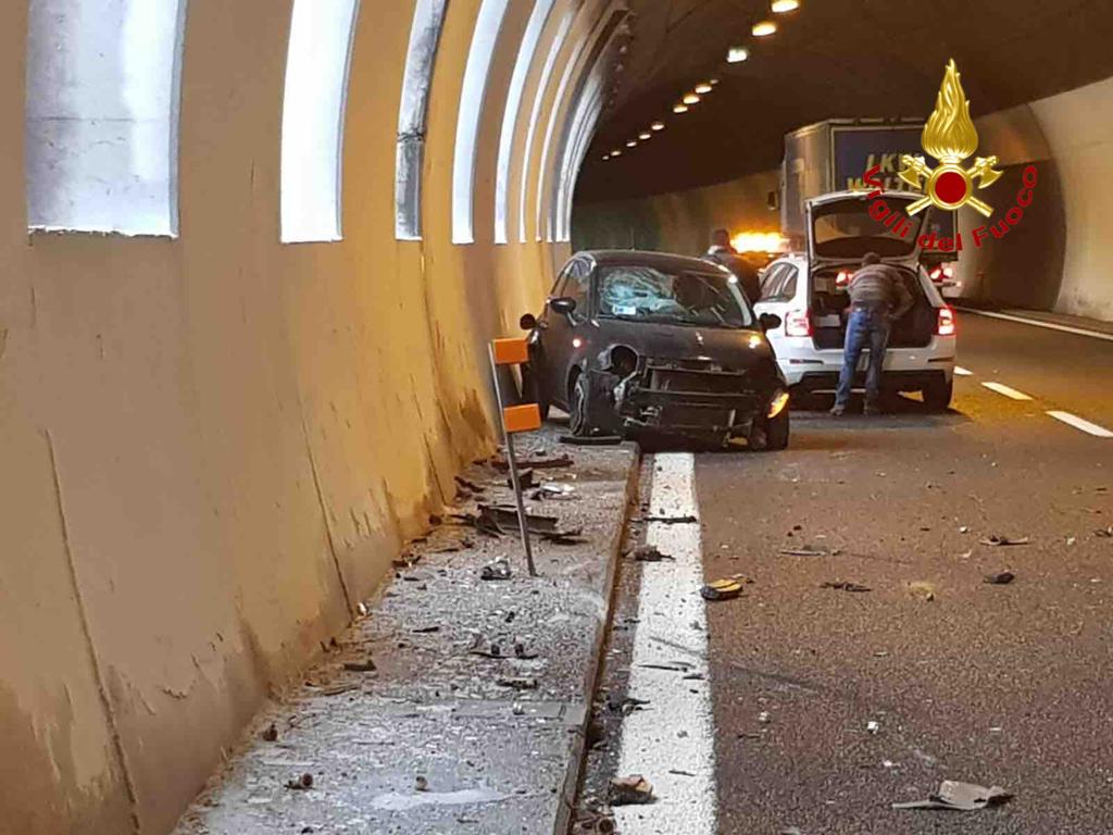 Dal Nord-Ovest: Ragazza Ferita Nell'incidente Sulla A26 FOTO ...