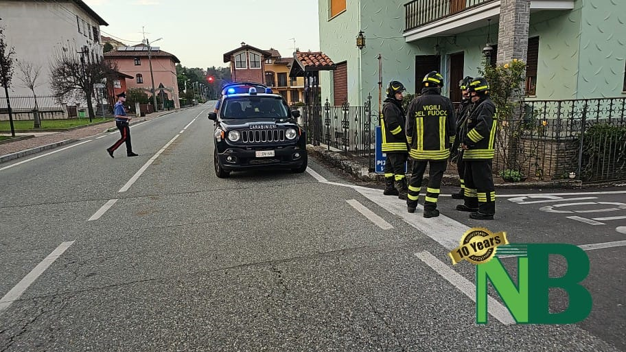 Auto Si Schianta Contro La Colonnina Del Gas A Villa Del Bosco FOTO ...