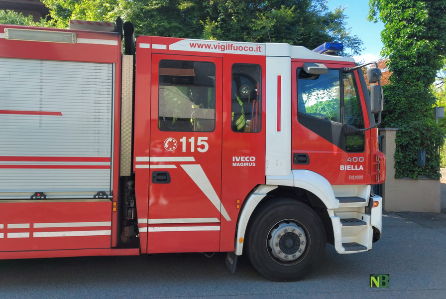 Valdilana, Fiamme Dal Cavo Dell'alta Tensione: I Passanti Lanciano L ...