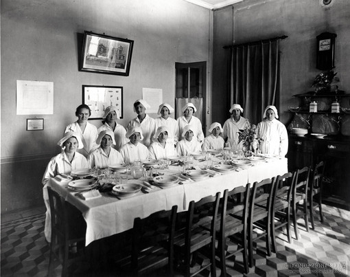 Foto d’archivio, economia domestica a Vigliano Biellese: il corso del 1929 - Copyright Fondazione Sella, G. Ch.