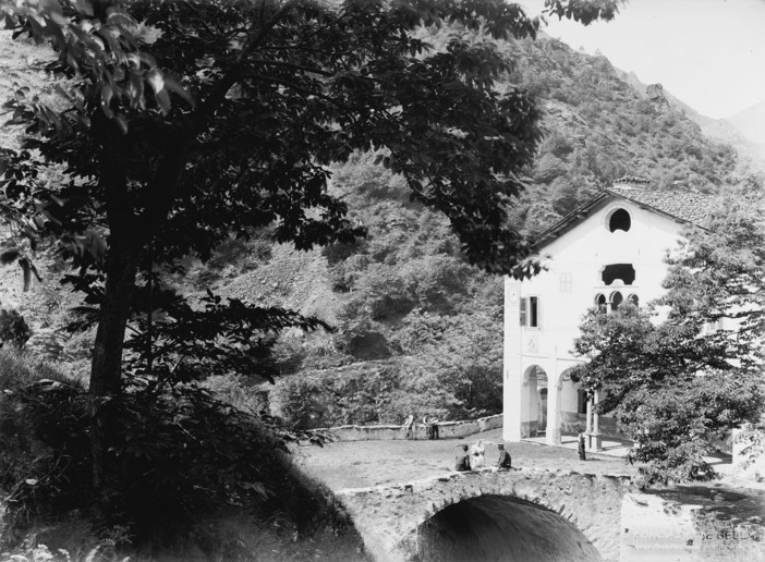 Foto d’archivio: Coggiola, il Santuario del Cavallero nel 1890.