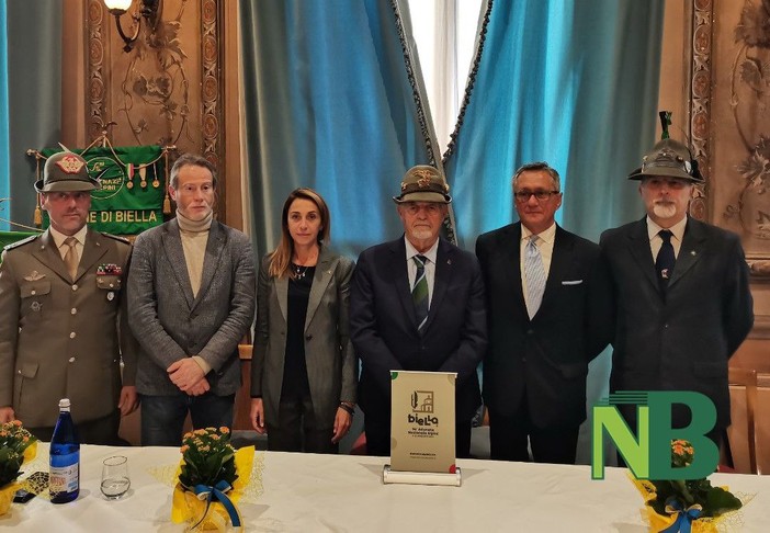 Adunata Biella 2025, giornata storica per gli Alpini: presentato il logo ufficiale FOTO e VIDEO