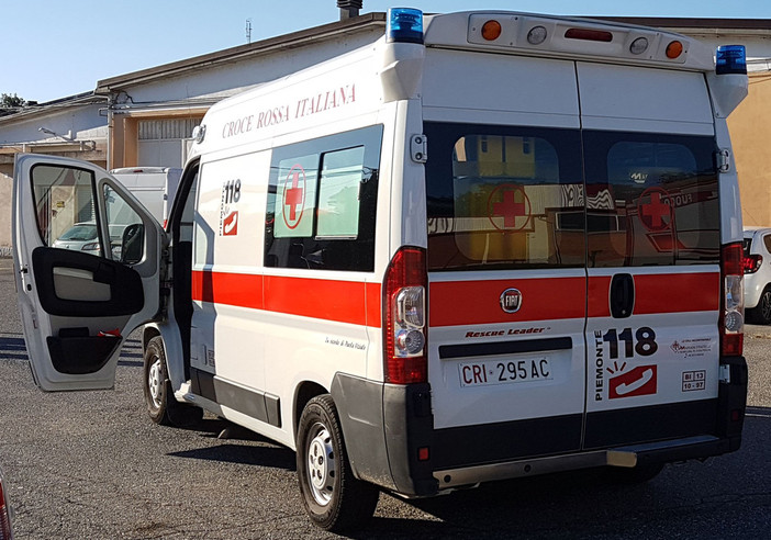 81enne investito a Cossato, trasportato in ospedale in codice giallo