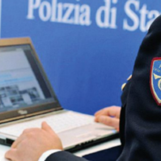 Giovani in cerca di lavoro adescati online: la nuova truffa segnalata dalla polizia postale.