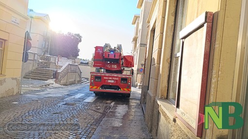 Cossila: Intenso fumo da un camino, allertati i Vigili del Fuoco - foto Baù per newsbiella.it