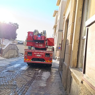 Cossila: Intenso fumo da un camino, allertati i Vigili del Fuoco - foto Baù per newsbiella.it