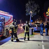 Incidente stradale in via De Gregori a Vercelli, 4 auto coinvolte