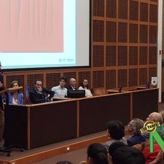 Il prof. Alberto Mantovani a Biella per prestare  il libro &quot;La cura del futuro, i vaccini dalle infezioni alla sfida al cancro&quot;