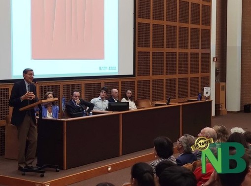 Il prof. Alberto Mantovani a Biella per prestare  il libro &quot;La cura del futuro, i vaccini dalle infezioni alla sfida al cancro&quot;