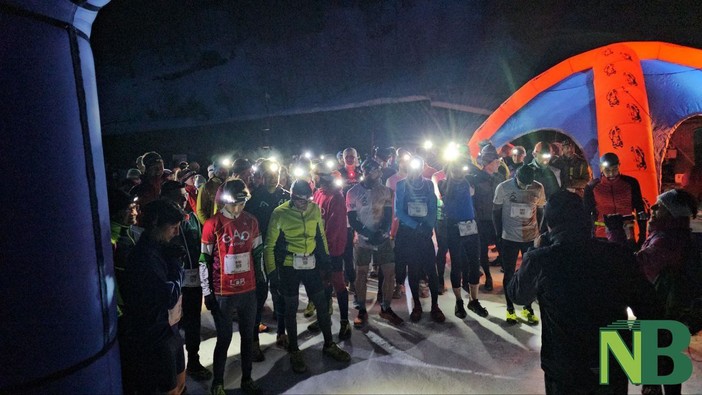 Sport e natura: l'Artignaga Snow Trail brilla sotto le stelle.