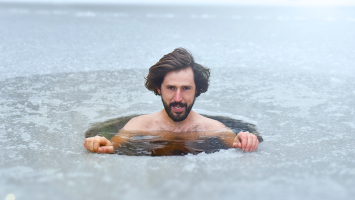 Bagni in acqua gelata: metodo salutare o esibizionismo? I benefici della terapia del freddo.