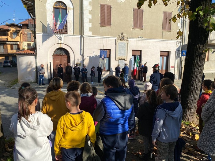 Borriana celebra il IV Novembre con le scuole, Guerriero: &quot;Ragazzi, pace e libertà hanno un valore inestimabile&quot; FOTO e VIDEO