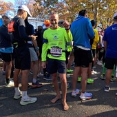 Caludio Canessa alla Maratona di New York: il VIDEO della corsa a piedi scalzi.