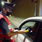 Cossato: auto sfonda recinzione, giovane conducente sottoposto all'alcol test - foto repertorio