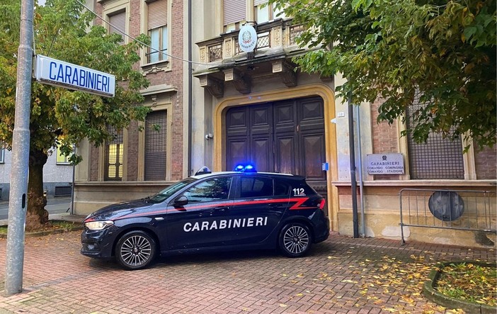 Cossato, Carabinieri denunciano 39enne per rapina e arrestano 21enne latitante.