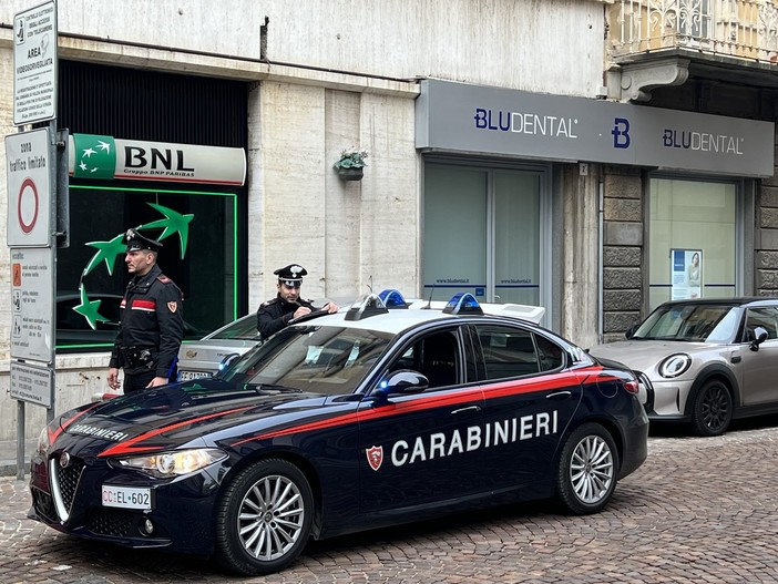 Biella: Carabiniere libero dal servizio, sventa una truffa