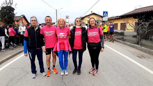 Gifflenga corre per la ricerca: oltre 300 partecipanti a &quot;Just the woman I am&quot; - Foto e video di Zinga Power.