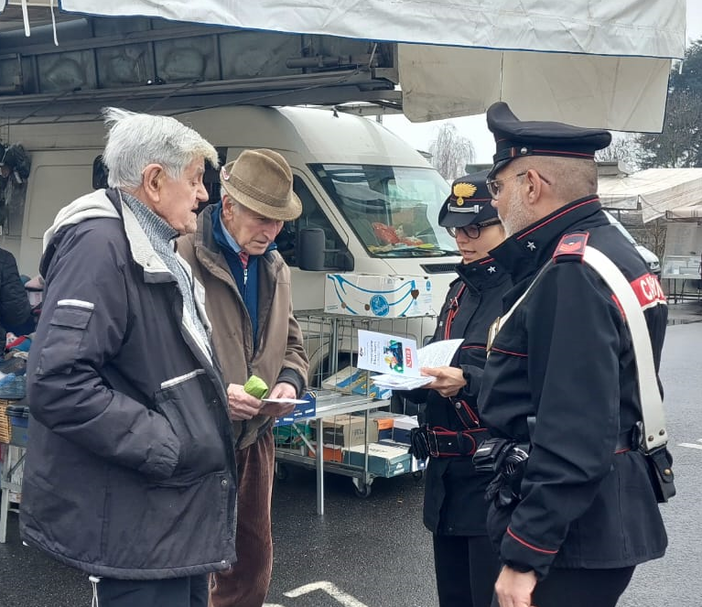 carabinieri incontro