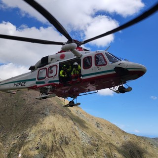 Escursionista si infortuna, trasportato al rifugio Rosazza viene recuperato dall'elisoccorso