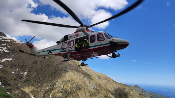 Escursionista si infortuna, trasportato al rifugio Rosazza viene recuperato dall'elisoccorso