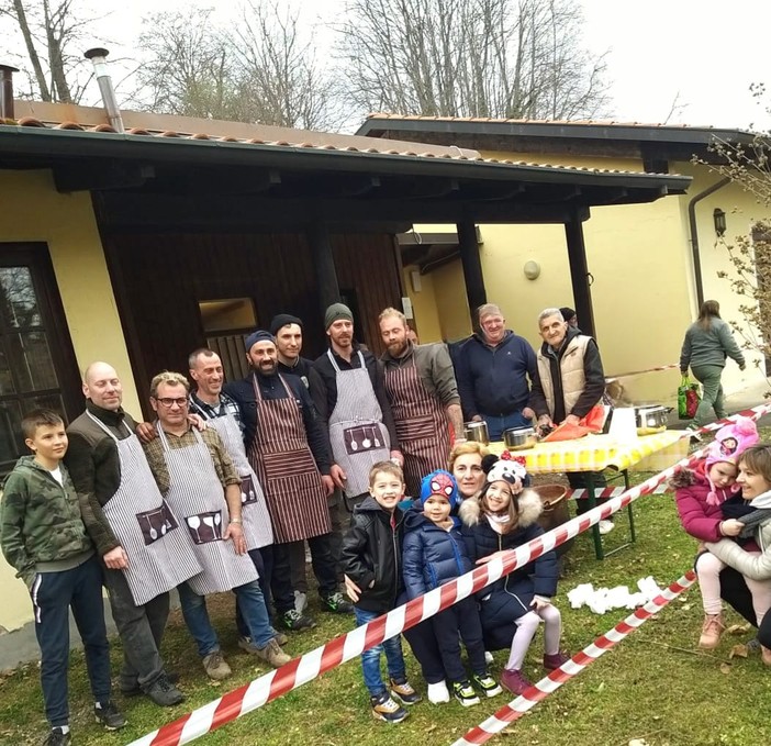 Zubiena, la tradizione continua: grande successo per la fagiolata della Riviera