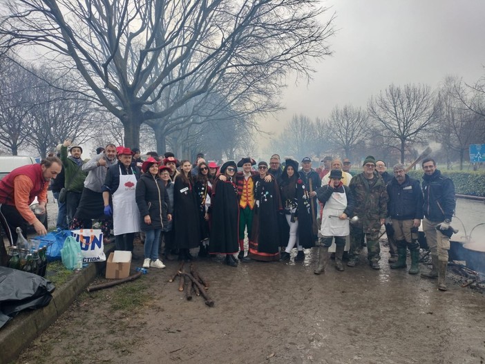 Cavaglià, grande partecipazione alla fagiolata: il Carnevale 2025 prende il via - Foto di Roberto Canova.