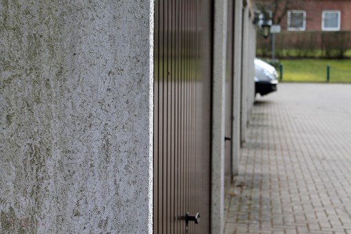 Ronco, ladri rubano due ante basculanti da un box auto