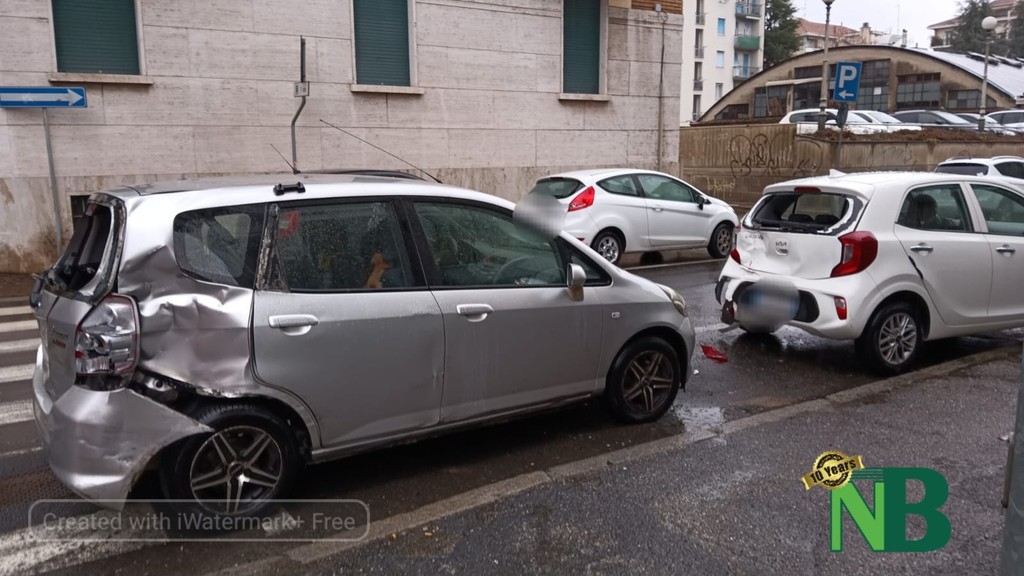 Scontro Tra Due Auto In Via Trieste A Biella, Sul Posto La Polizia ...