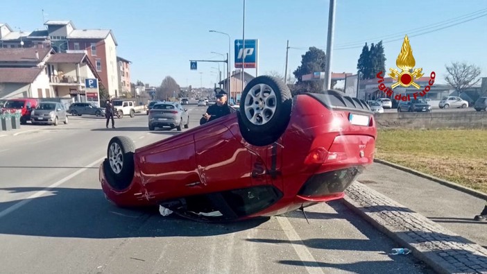 Quaregna Cerreto, scontro tra auto, conducenti in ospedale