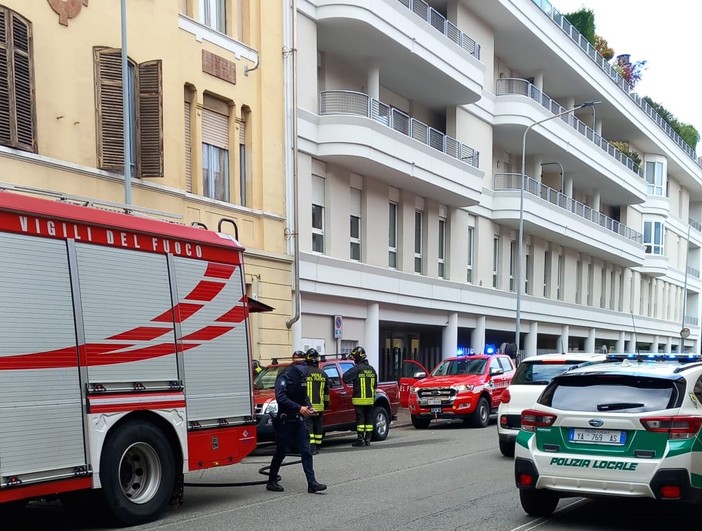 Biella, principio d'incendio per un'auto parcheggiata in via Tripoli, foto archivio