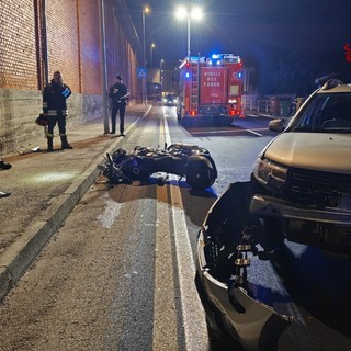 Vigliano: Motociclista a terra dopo lo scontro con un'auto