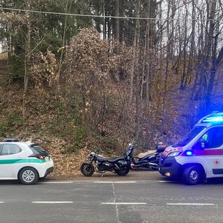 Incidente stradale a Valdilana, in ospedale un motociclista.