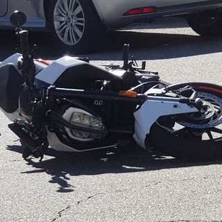 Gaglianico, schianto alla rotatoria motociclista in ospedale, foto archivio