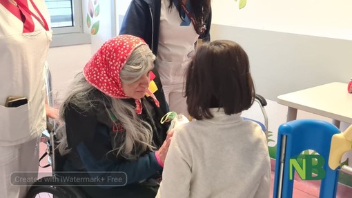 Doni e calze dei Protectors LE MC Italy ai bimbi dell'ospedale di Biella FOTO