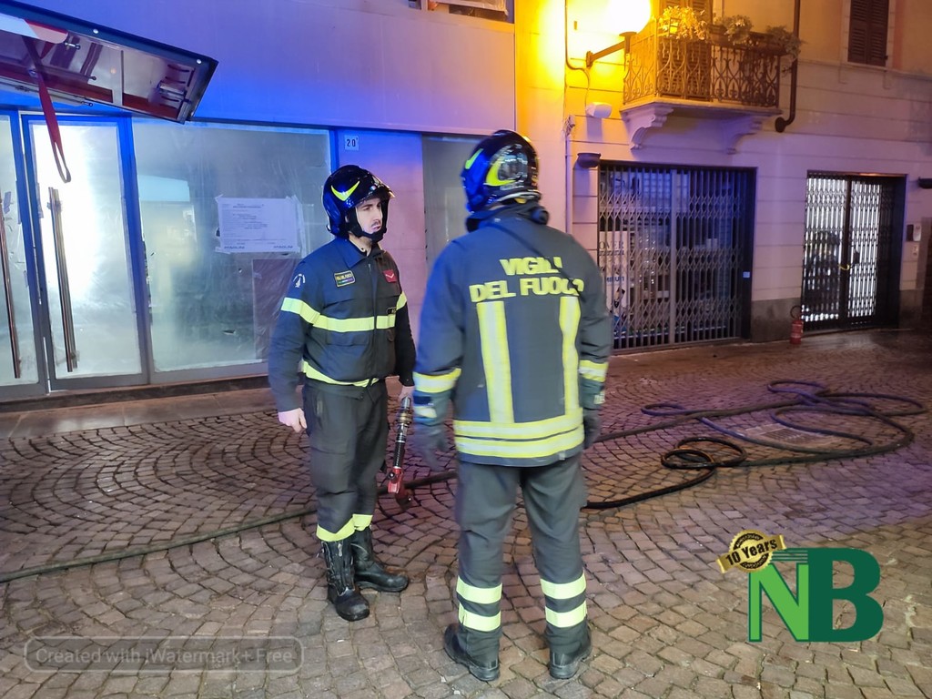 Biella: Prende Fuoco Un Materasso, Salvano La Situazione Buttandolo In ...