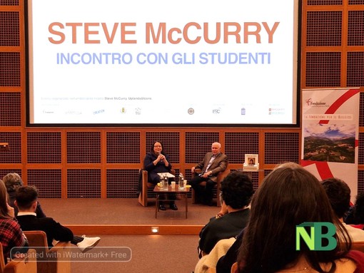 McCurry agli studenti: &quot;La fotografia ha un suo proprio linguaggio, che è comune, e quindi ognuno può capire&quot;