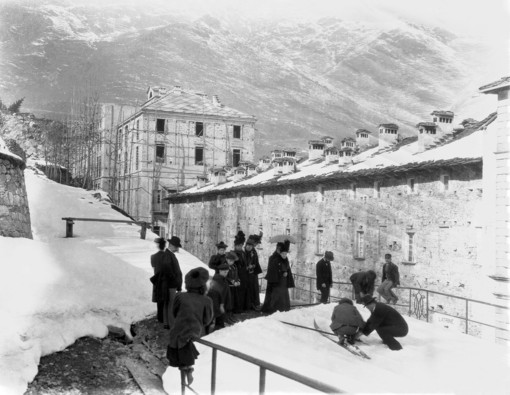 Cantieri al Santuario di Oropa: l'inverno biellese nelle foto d'archivio - Copyright Fondazione Sella 2025.