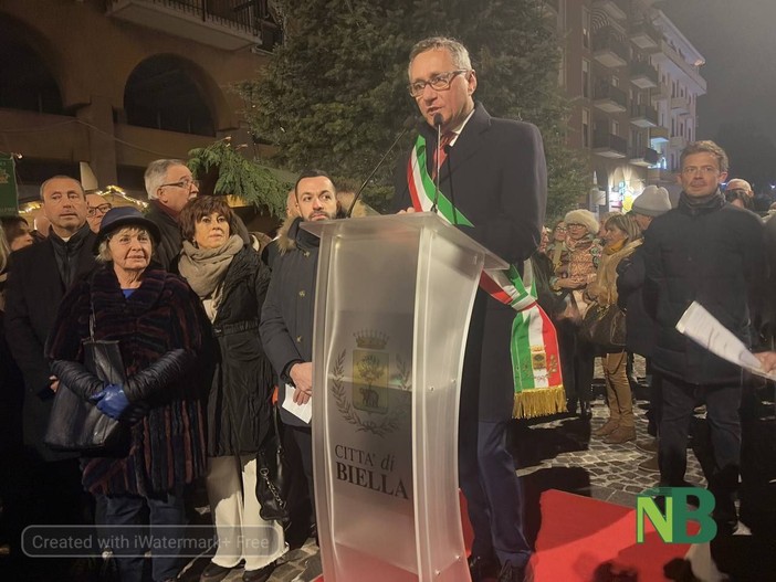 &quot;Con affetto a ciascuno di voi i miei più sentiti auguri di buon Natale&quot;, gli auguri del sindaco di Biella Marzio Olivero VIDEO