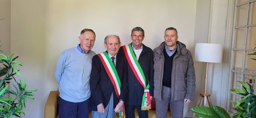 Gli auguri dell'amministrazione all'ex sindaco Falchero per i suoi 100 anni FOTO