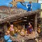 Natale a Zumaglia, i bambini della prima elementare allestiscono il presepe - Dalla pagina Facebook del Comune di Zumaglia.