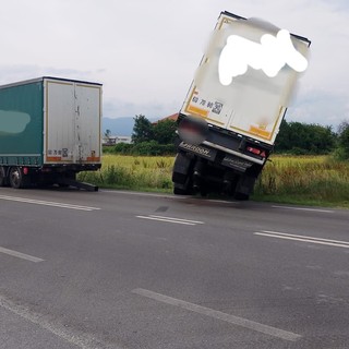 Verrone: camion perde rimorchio lungo la Trossi, attenzione al traffico rallentato