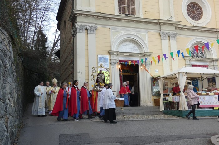 Biella celebra San Giuseppe: Monsignor Farinella presiede la messa solenne in Riva, foto Paolo Rosazza Pela