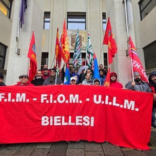 Sciopero metalmeccanici a Biella: il presidio all’Unione Industriale.