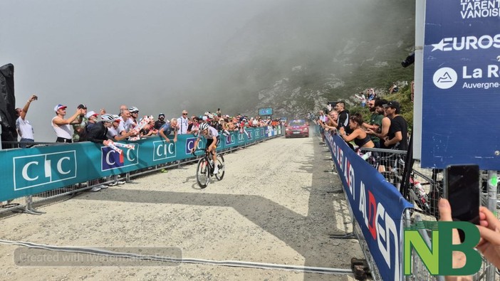 Lo spagnolo Torres domina il Colle delle Finestre ma il Tour dell’Avvenire è di Blackmore