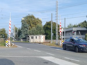 Passaggio a livello in tilt, treno fermo nei pressi di via Candelo FOTO e VIDEO Ayala