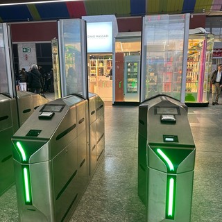 In funzione da questa mattina i tornelli automatici di accesso ai binari della stazione di Torino Porta Nuova