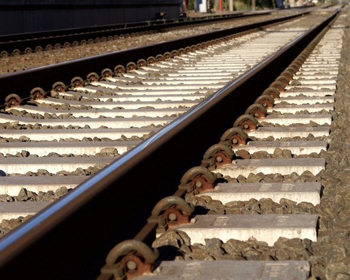Persona investita dal treno a Cambiano: circolazione sospesa in entrambe le direzioni sulla Torino-Genova