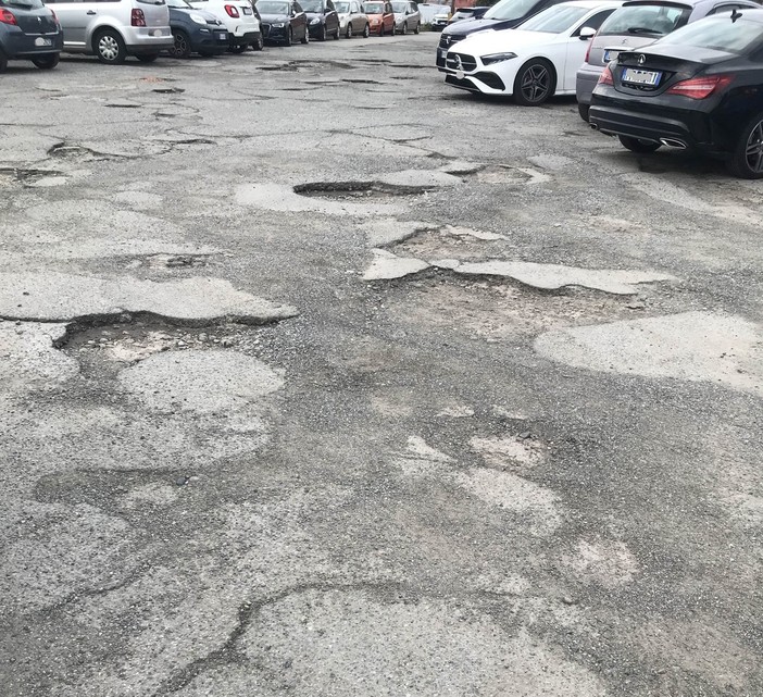 Parcheggio di via Carso a Biella, Sacco: &quot;Penso che non vi siano dubbi sull'uso pubblico di questa area&quot;, FOTO